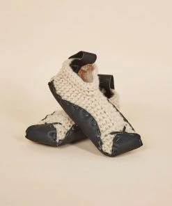 Chilote Best Sellers Unisex House Slippers - Black