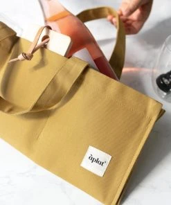 Aplat New Arrivals Vin Picnic Tote