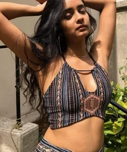 Wolven Reversible Recycled Keyhole Top - Zephyr Activewear + Athleisure 9 Wolven Reversible Recycled Keyhole Top - Zephyr Activewear + Athleisure