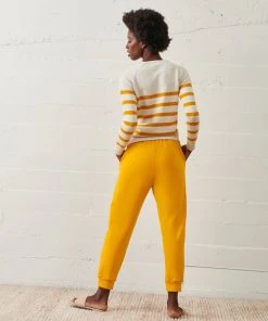 WVN Isle Crew Sweater Clothing